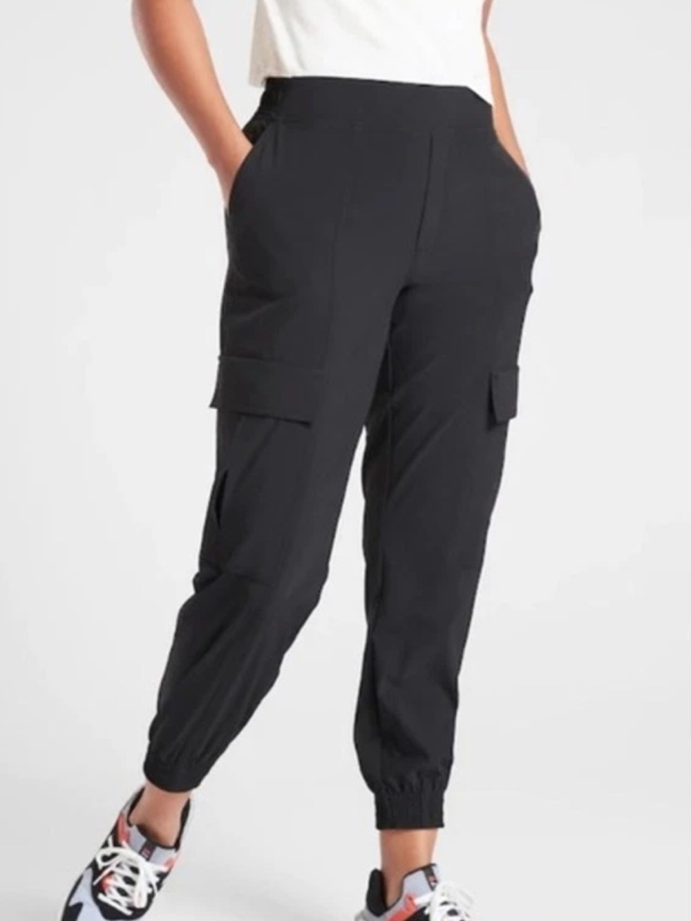 NWT Athleta Chelsea City Jogger Size 10 Black Cargo Pockets Lightweight